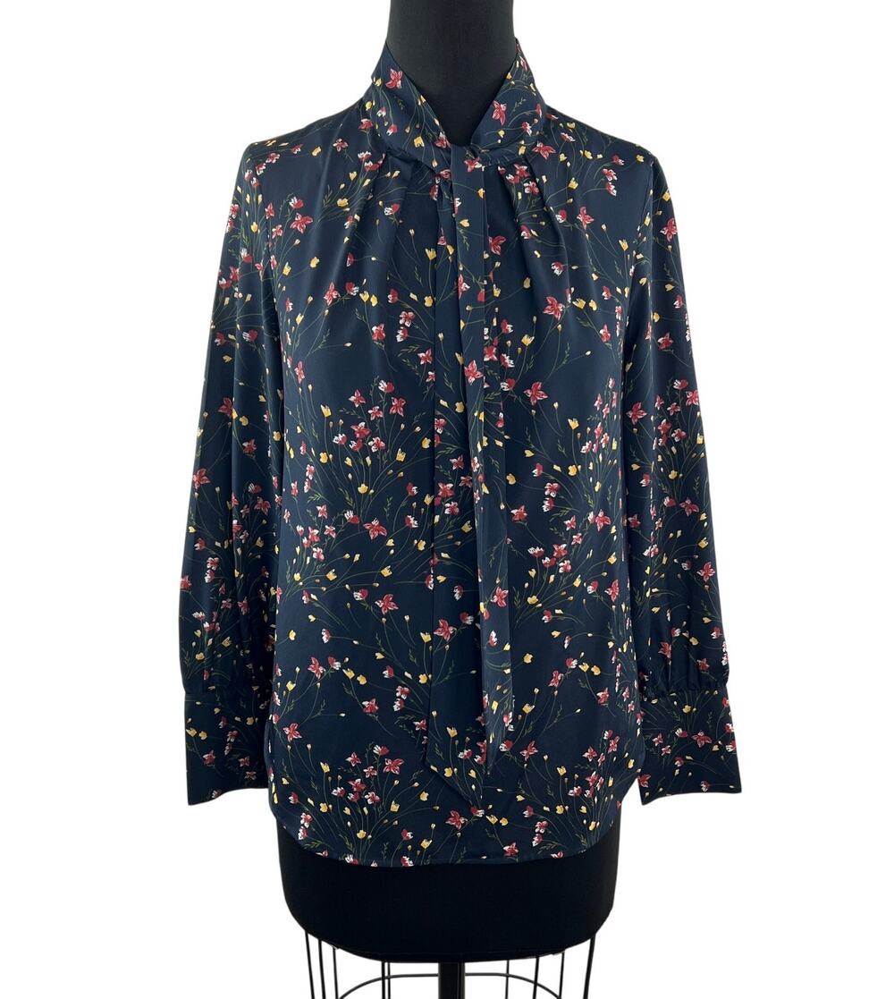 Untuckit Lynn Navy Blue Blouse Floral Tie Neck Long Sleeve Pullover Size Small S
